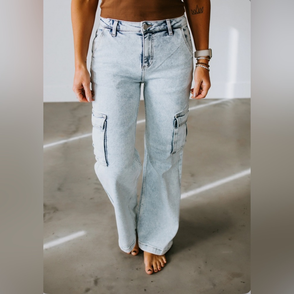 Risen Wide Leg Jeans